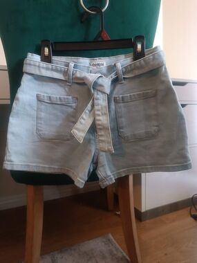Never Worn OshKosh B'gosh Light Wash Denim Shorts with Belt - Size 12/12A NWOT
